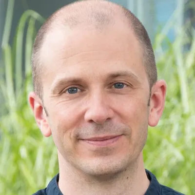 Dr. Falk Eippert